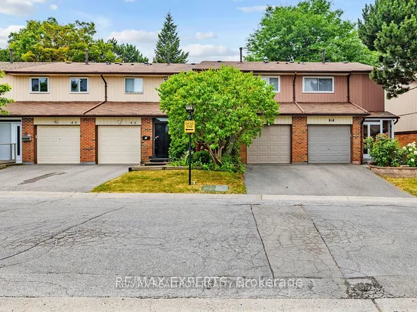 30 Dundalk Dr #44, Toronto, ON M1P 4W1