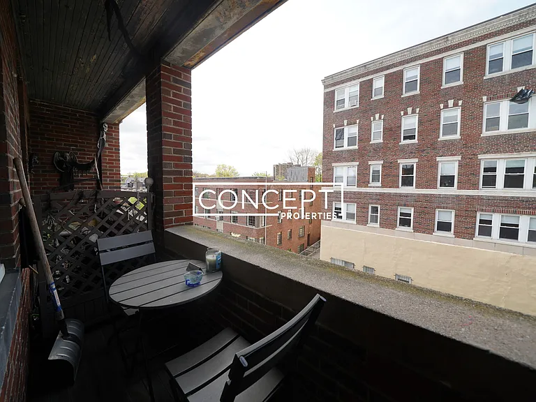 58A Selkirk Rd #12 — Photo 2
