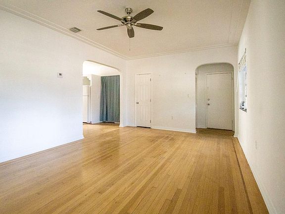 2nd image of 817 Meridian Ave APT 3