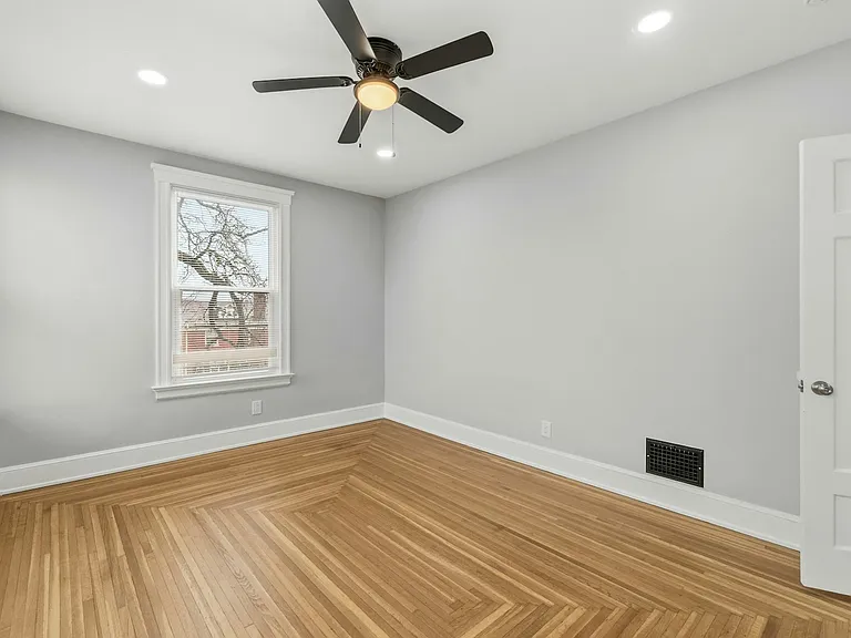 2978 Wardall Ave — Photo 26
