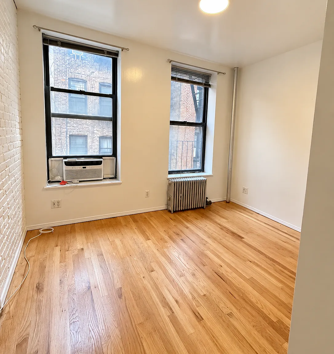 52 MacDougal Street — Photo 4