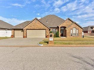 11515 NW 5th St, Yukon, OK 73099