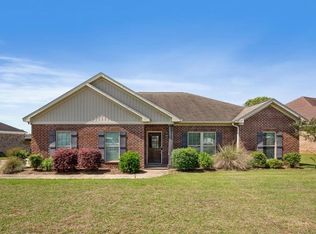 111 Sweetwater Dr, Headland, AL 36345