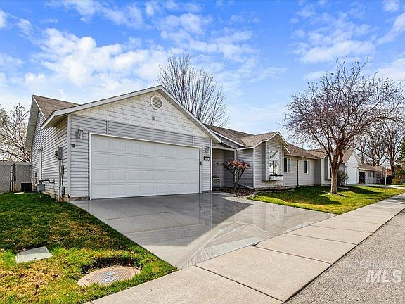3rd image of 8133 W Penny Ln