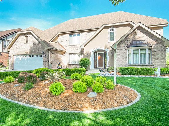 2nd image of 637 Lake Trail Dr