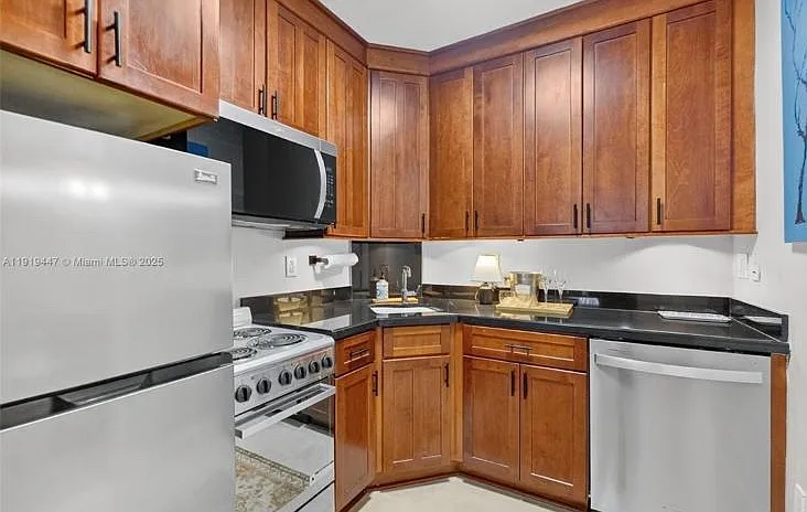 2445 Lake Pancoast Dr #4 — Photo 5