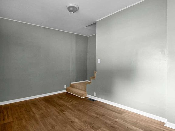 5th image of 590 Greenwell Ave
