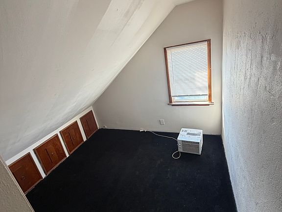 4th image of 8649 Oxford Ln
