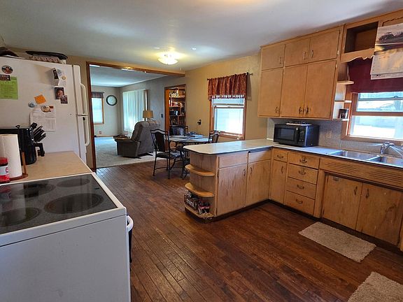 4th image of 211 13th St