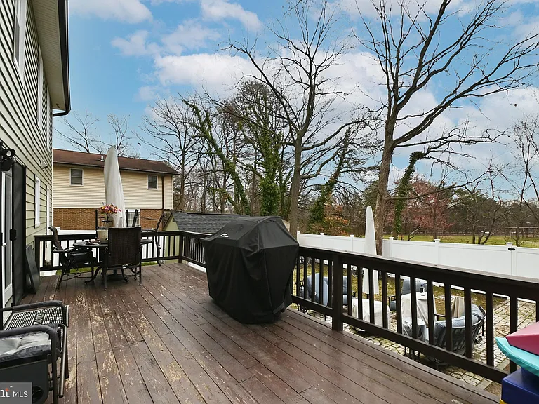 6431 Forest Rd — Photo 35