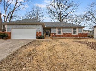 6900 N Overland Dr, Kansas City, MO 64151