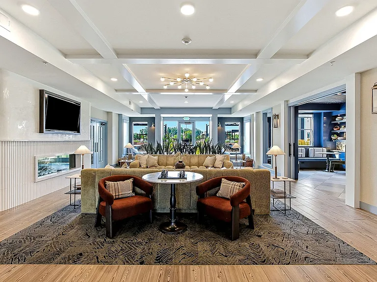 7-web-or-mls-21405-Dushane-Pkwy-07