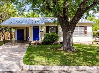 1107 N Adams St, Fredericksburg, TX 78624