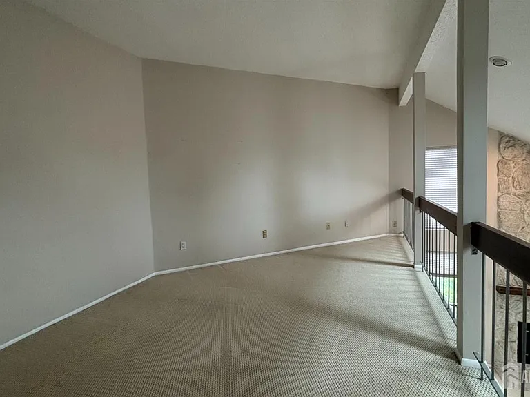 178 Linda Ln — Photo 16