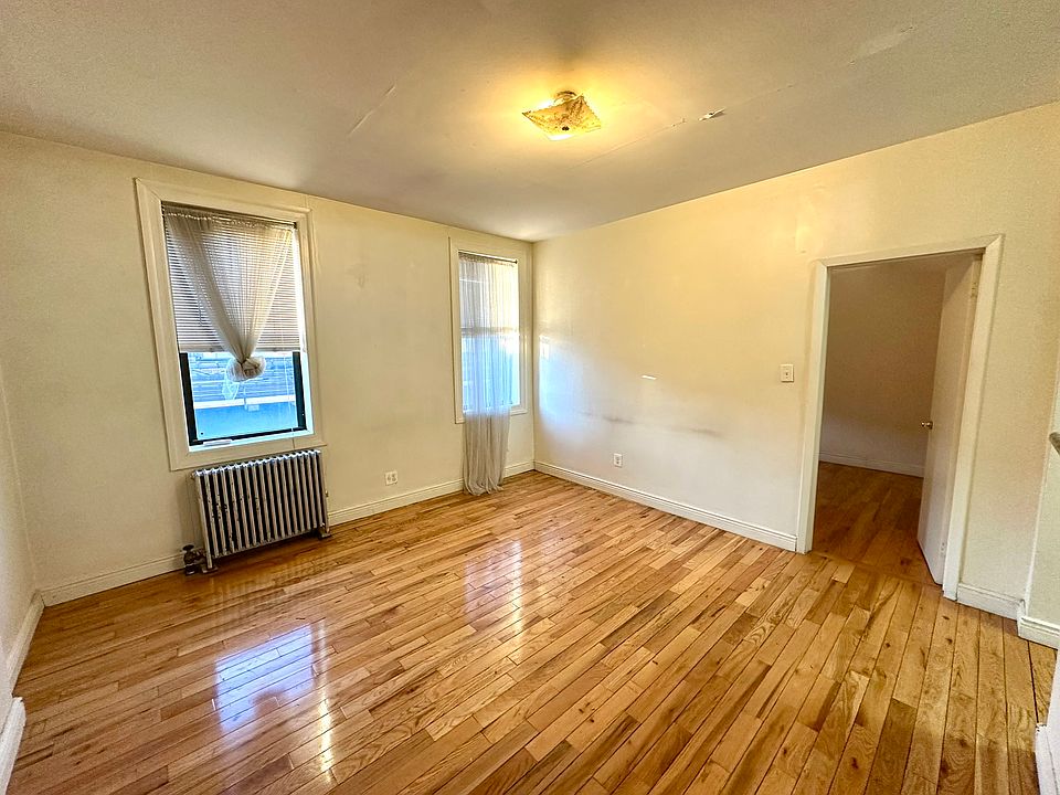 1st image of 3083 31st St APT 3F