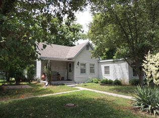 1119 2nd St, Clay Center, KS 67432