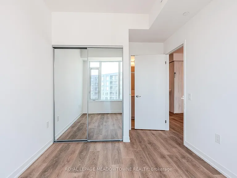 2485 Eglinton Ave W #913 — Photo 17
