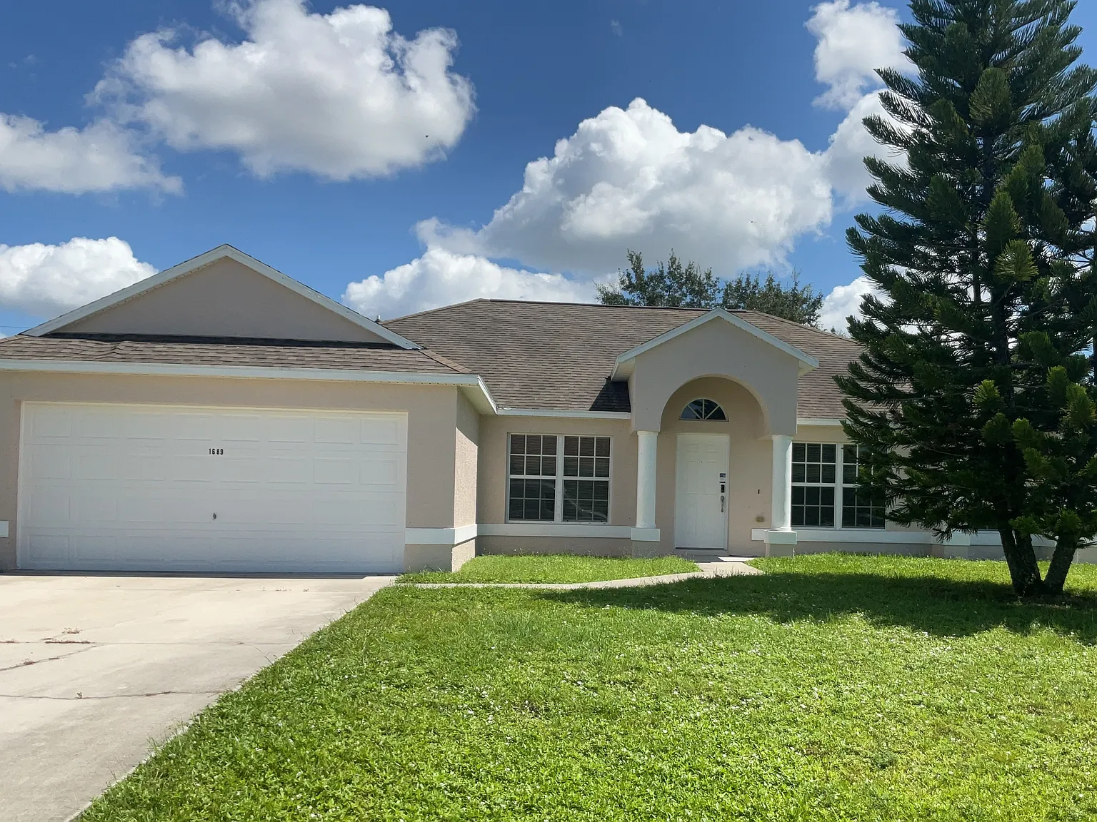 4 bed, 2.0 bath, 2236 sqft, $2,885 — Photo 1