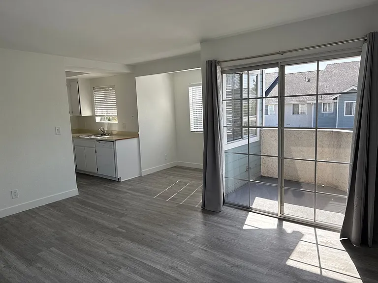 Reed and Brooke Apartments — Photo 24