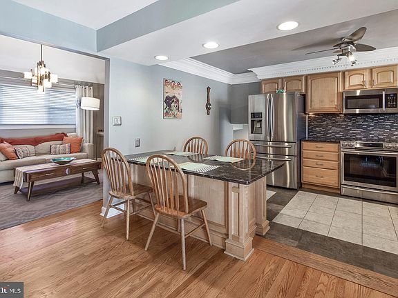 3rd image of 2200 Lido Ln