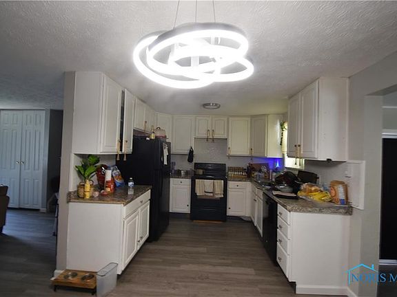 4th image of 3525 Willow Brook Ln