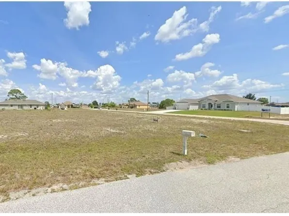 2009 NW 1st Ave, Cape Coral, FL 33993