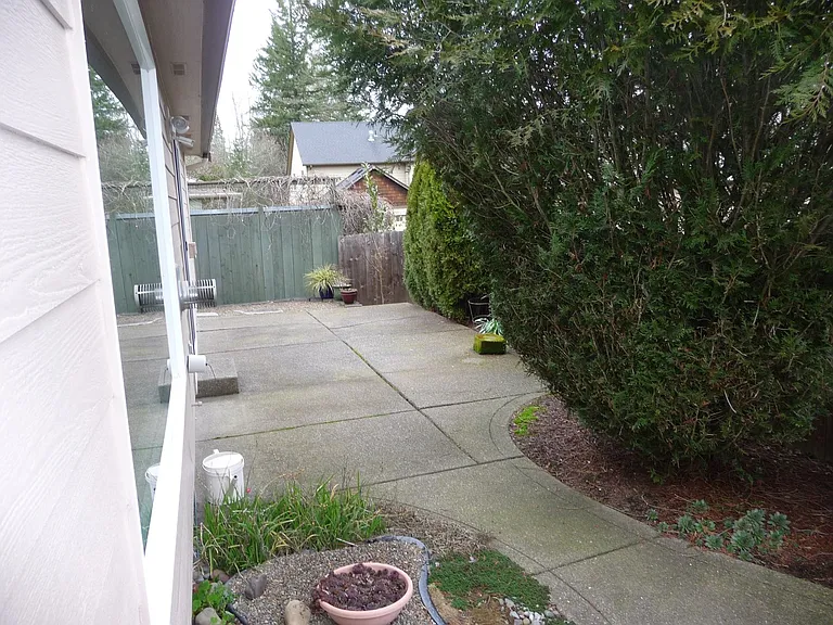 2053 W Park Ct NW — Photo 7