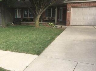 3230 Red Oak Ln, Springfield, IL 62712