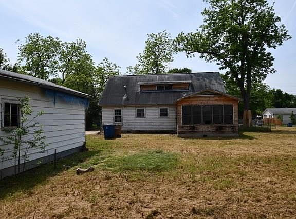 5th image of 1410 Karen Ave