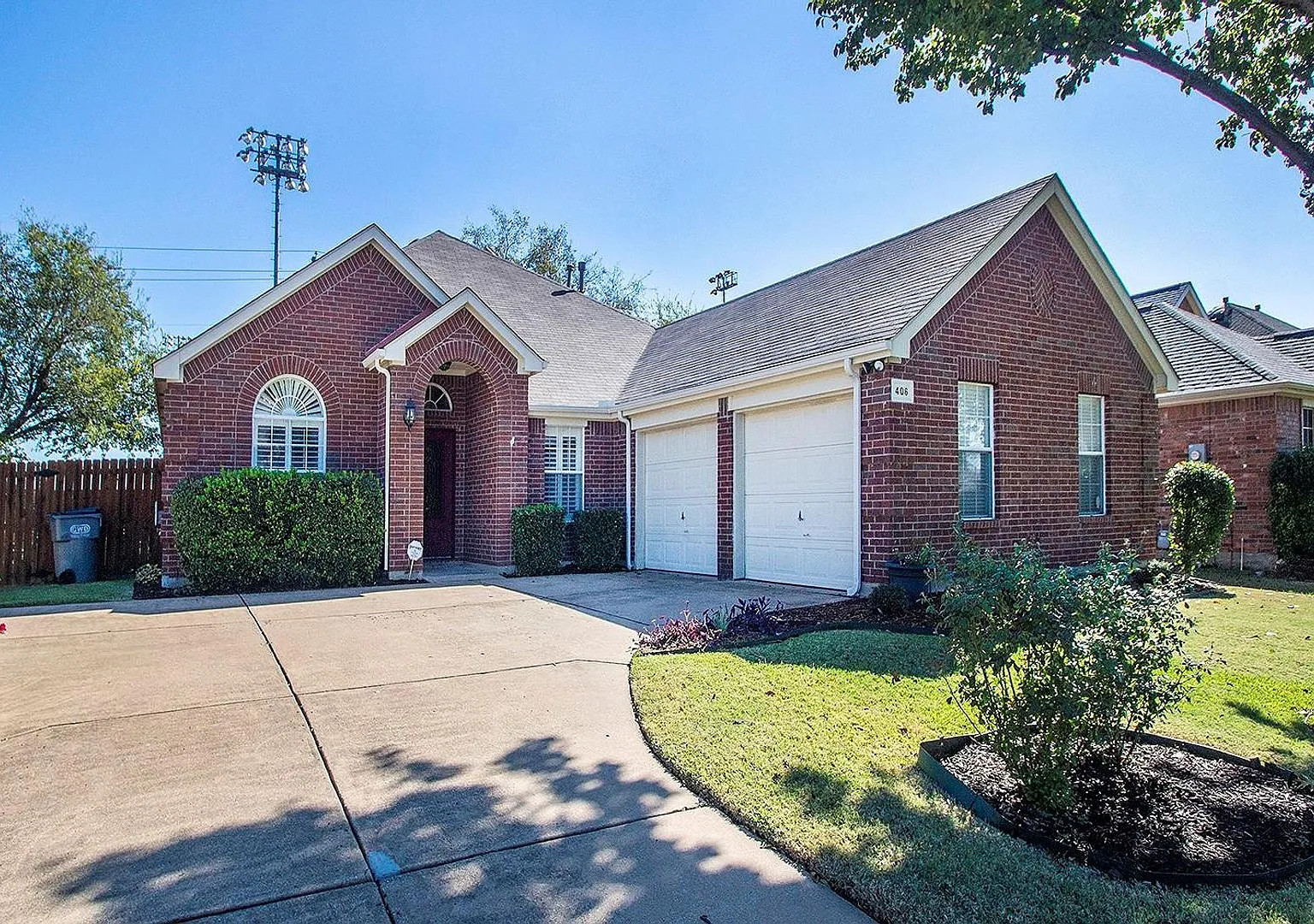 A must see 1.5 story home in Allen! — Photo 1
