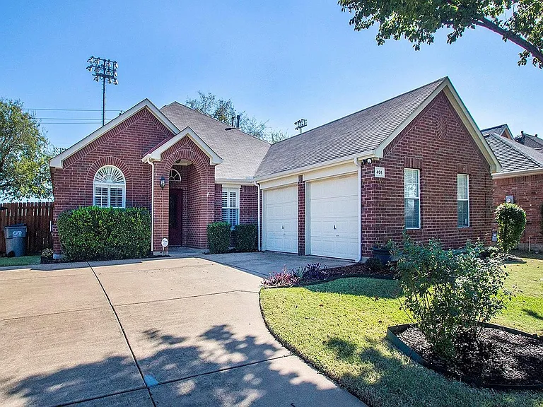 406 Leameadow Dr — Photo 1