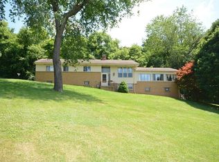 400 Cheri Dr, Mcmurray, PA 15317