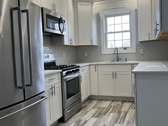 5th image of 81-83 Marion St Floor 2