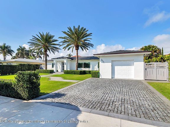 4th image of 2111 Notre Dame Dr
