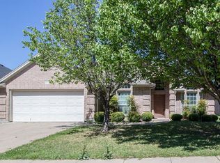 2717 Gray Rock Dr, Fort Worth, TX 76131