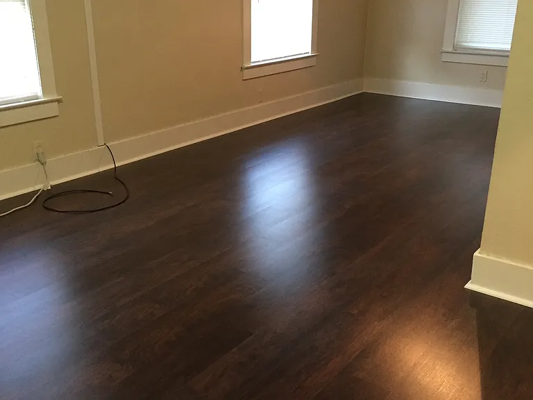 1608 S Walnut St — Photo 2
