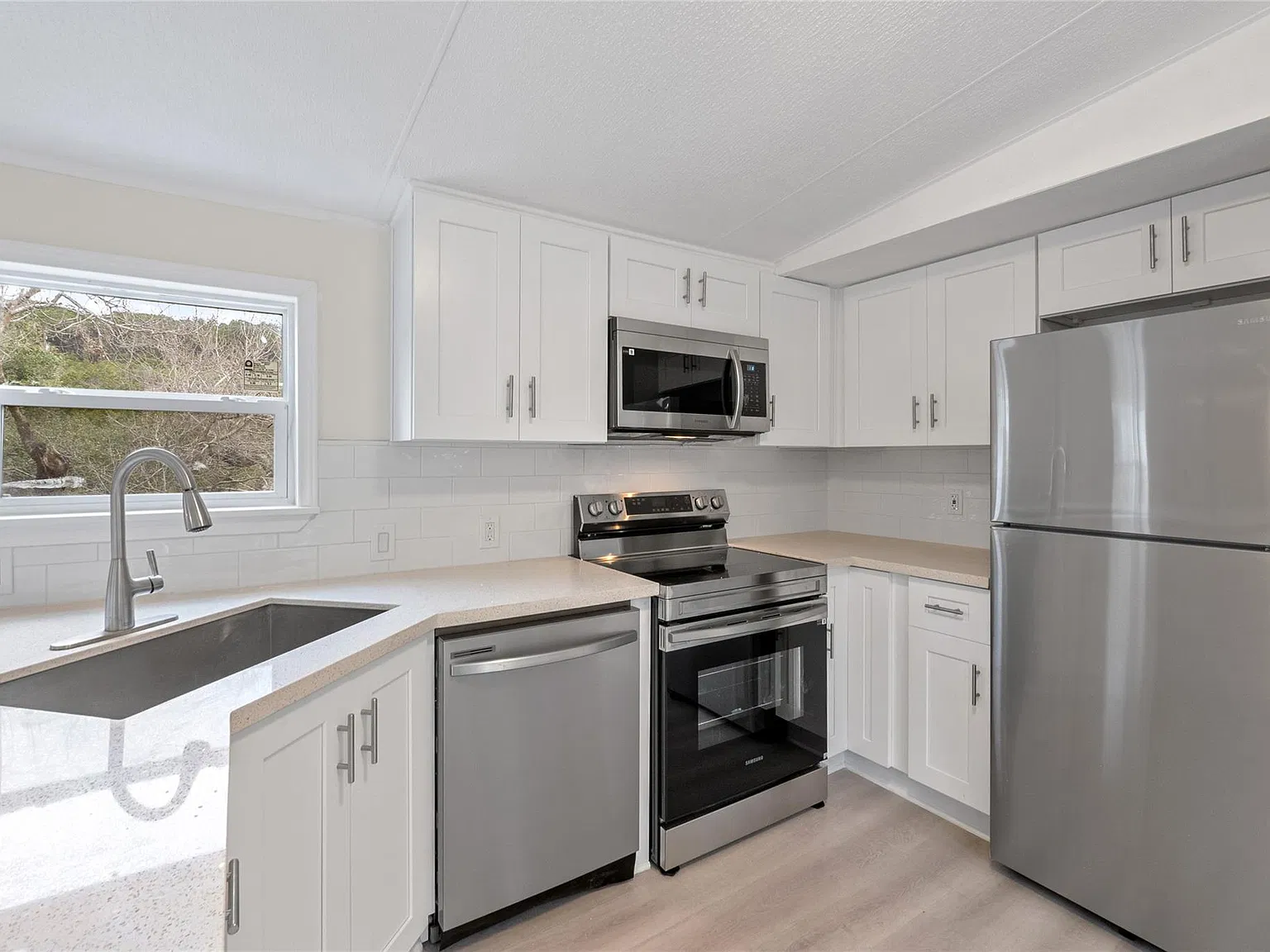 2 bed, 2.0 bath, 1120 sqft, $1,400 — Photo 2