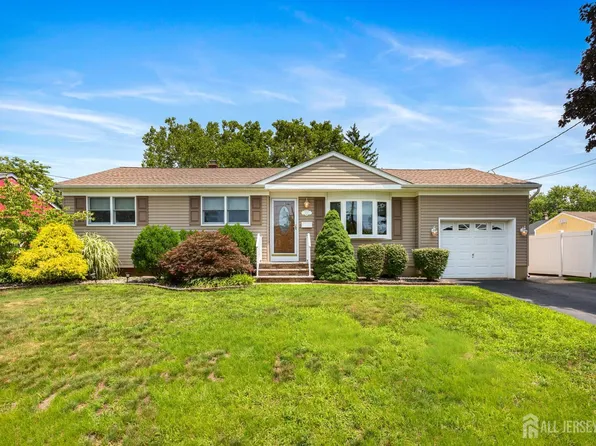 1125 Charter St, Piscataway, NJ 08854