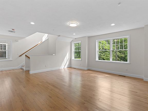 4th image of 73 Shrine Ave #73