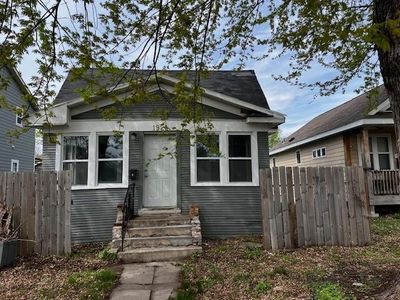 1921 Queen Ave N, Minneapolis, MN, 55411