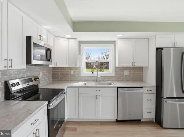 333 Honeyville Ave, Stanley, VA 22851