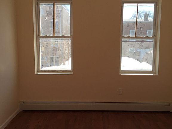 4th image of 10828 49th Ave