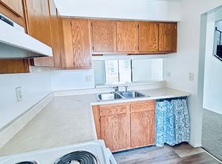 950 Edgar Dr, Charleston, IL 61920