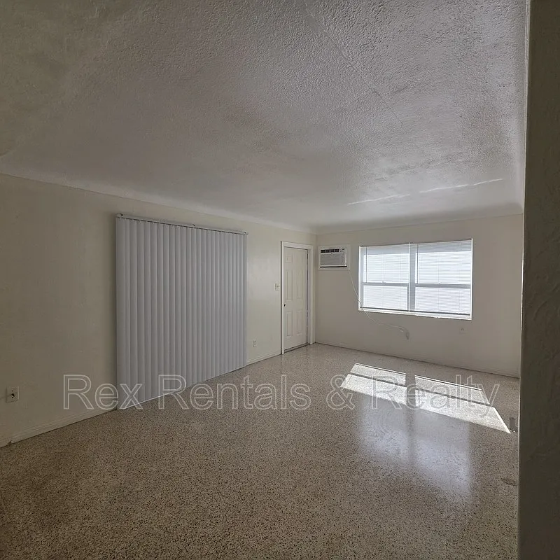 2 bed, 1.0 bath, 1200 sqft, $1,695 — Photo 3