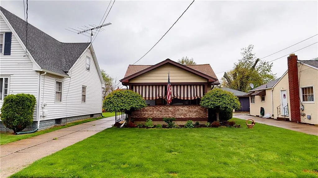 2225 Eastern Ave photo 1