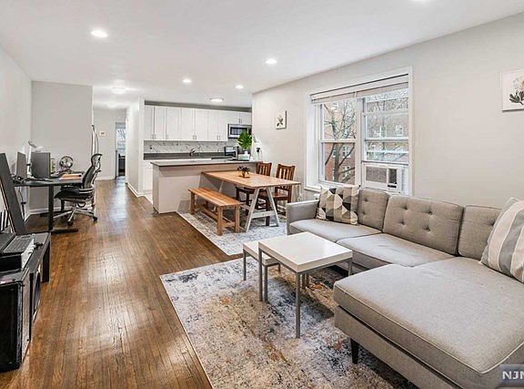 4th image of 2340 Linwood Ave #3C-403C