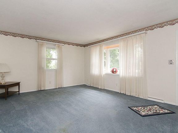2nd image of 215 Highland Dr