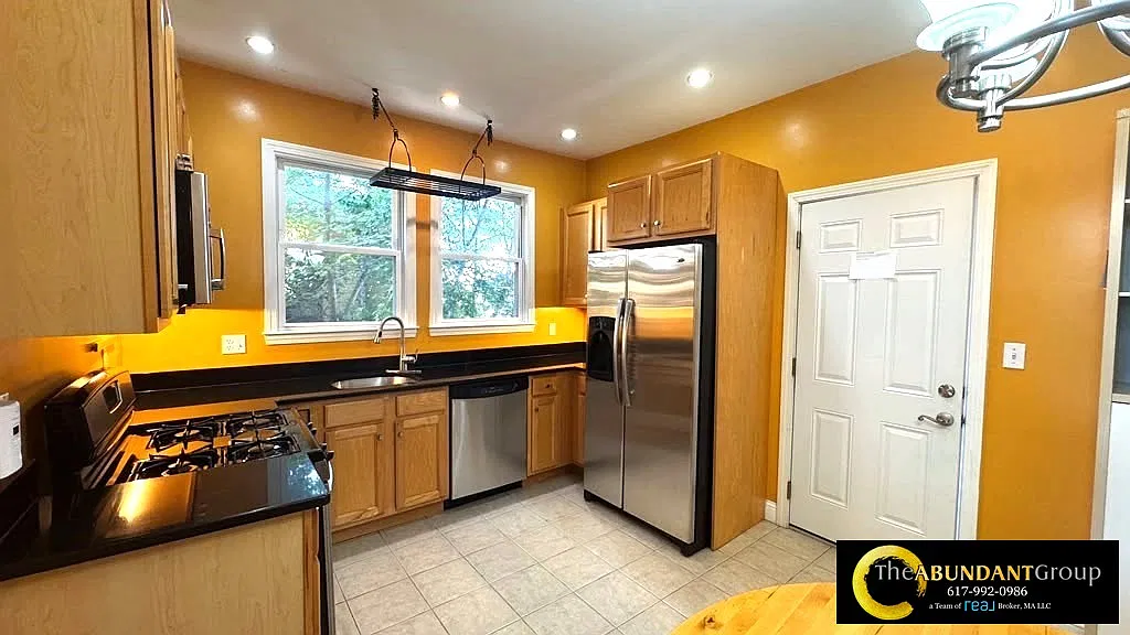 3 bed, 1.0 bath, $3,800 — Photo 1