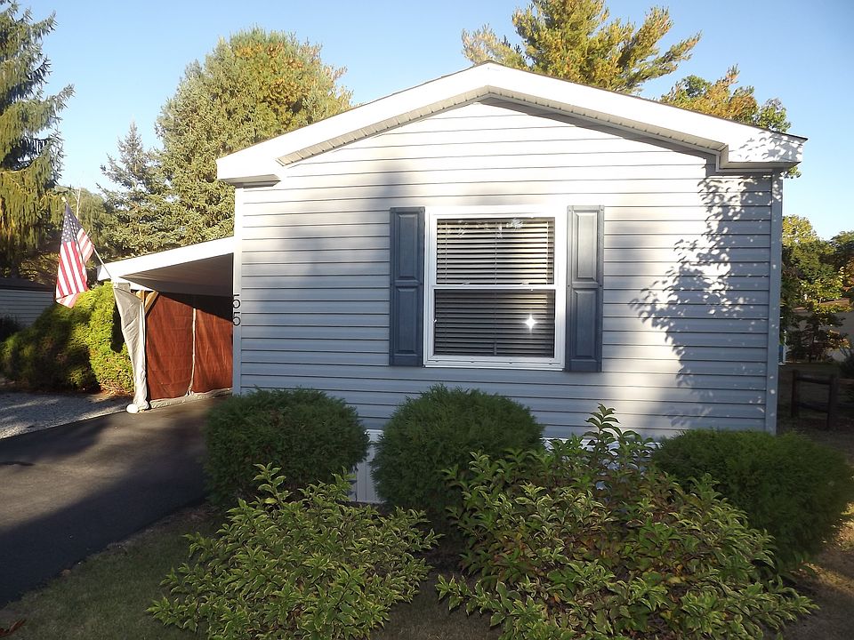 1st image of 55 Martindale Ct