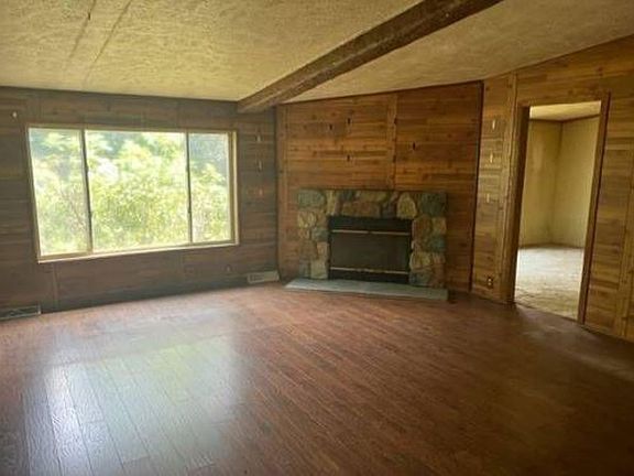 Additional Living Room